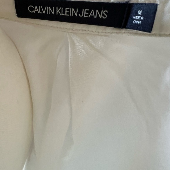 Calvin Klein White Casual Button Down Shirt with Textured Fabric - Picture 10 of 10